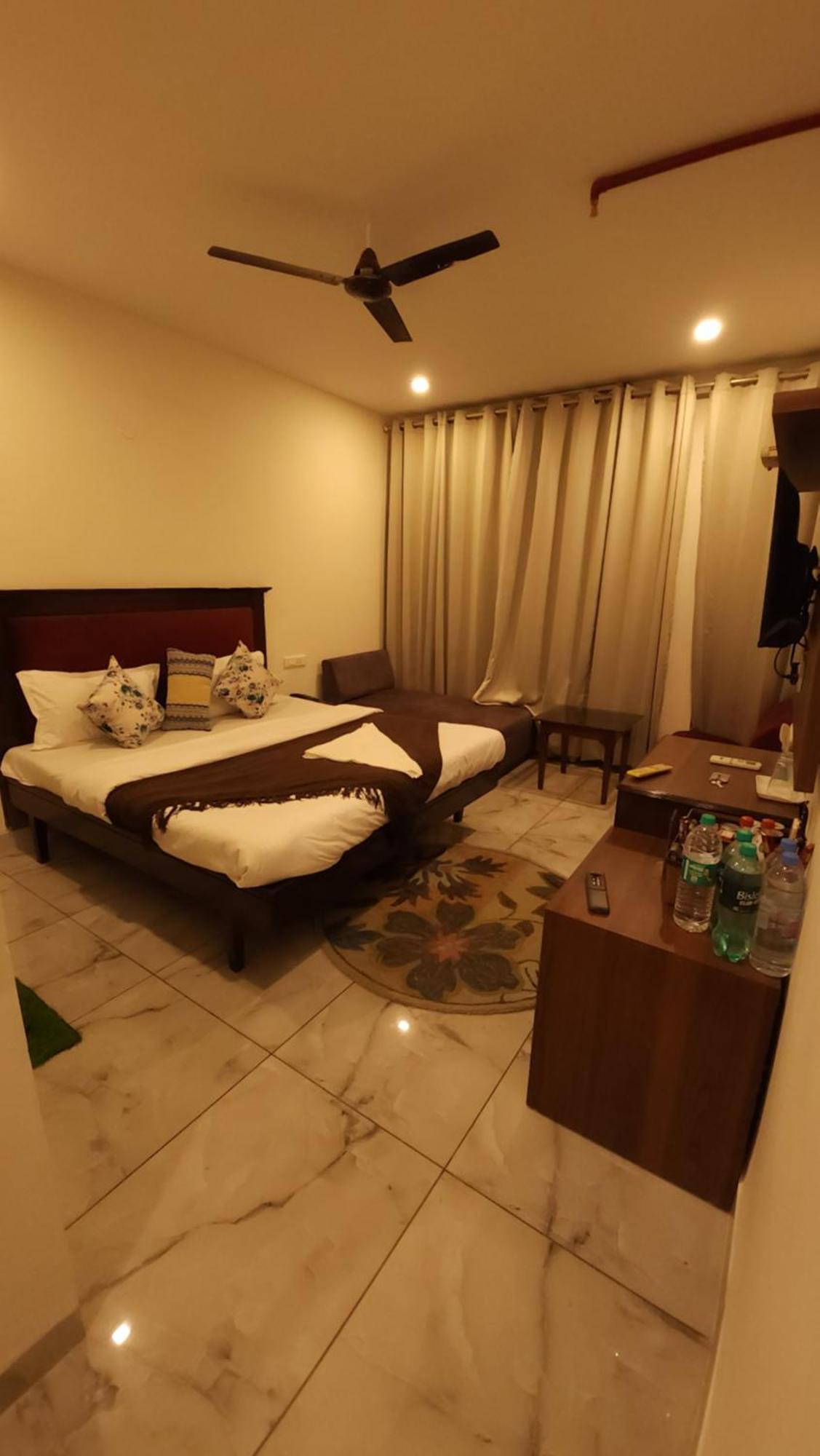 Hotel Vrs Inns Chandīgarh Exteriér fotografie