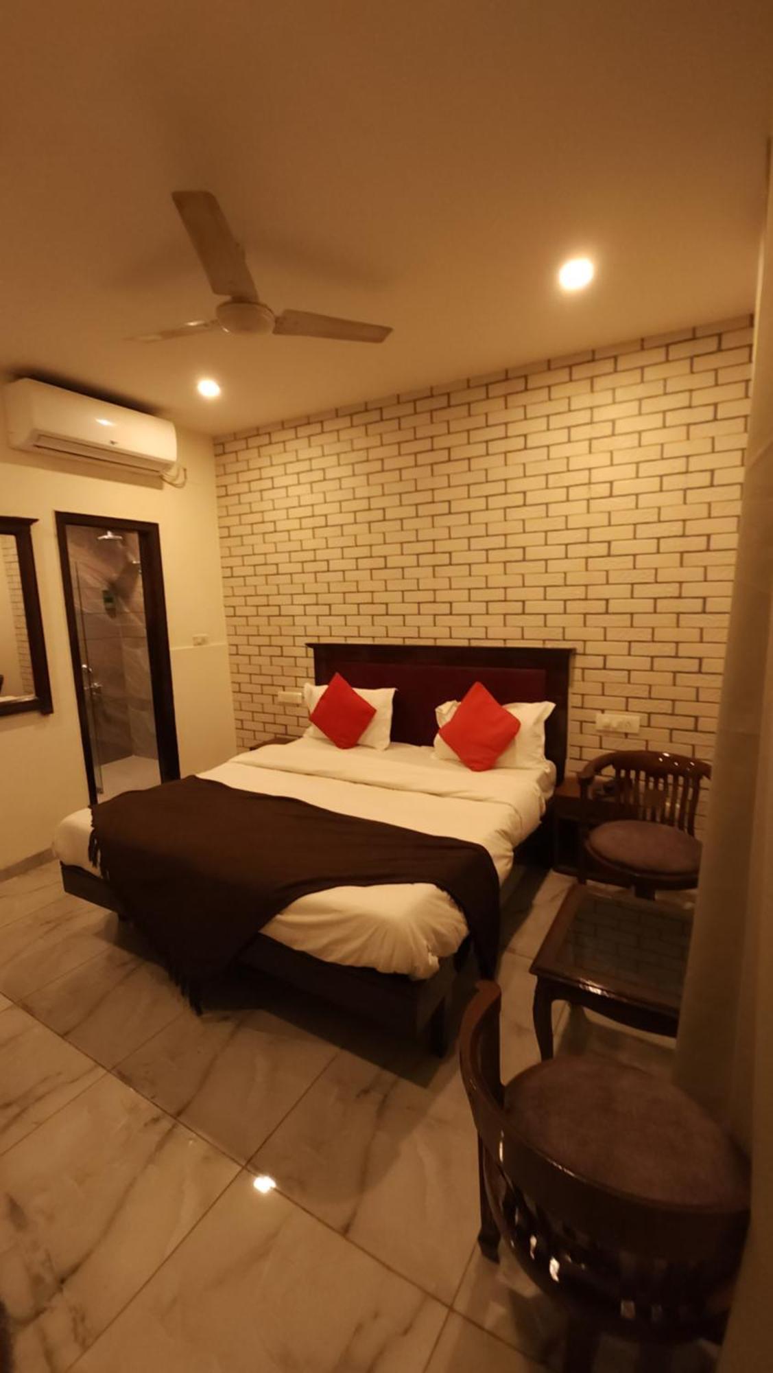 Hotel Vrs Inns Chandīgarh Exteriér fotografie